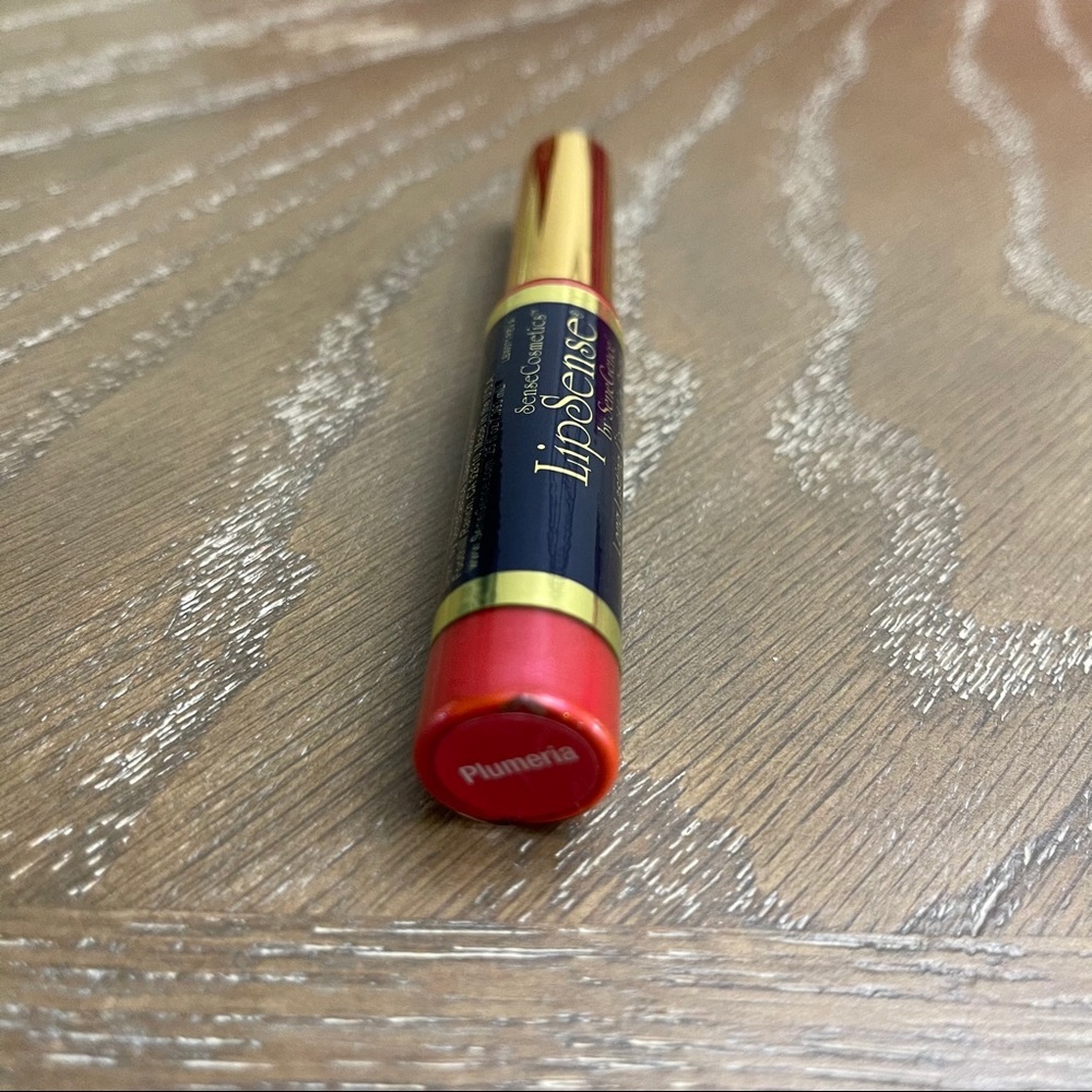{PLUMERIA LIPSENSE} - Picture 3 of 4